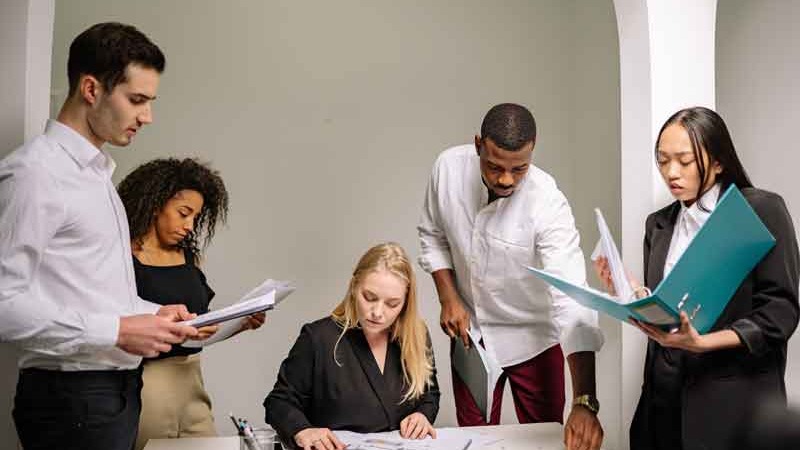 how to lead a team effectively